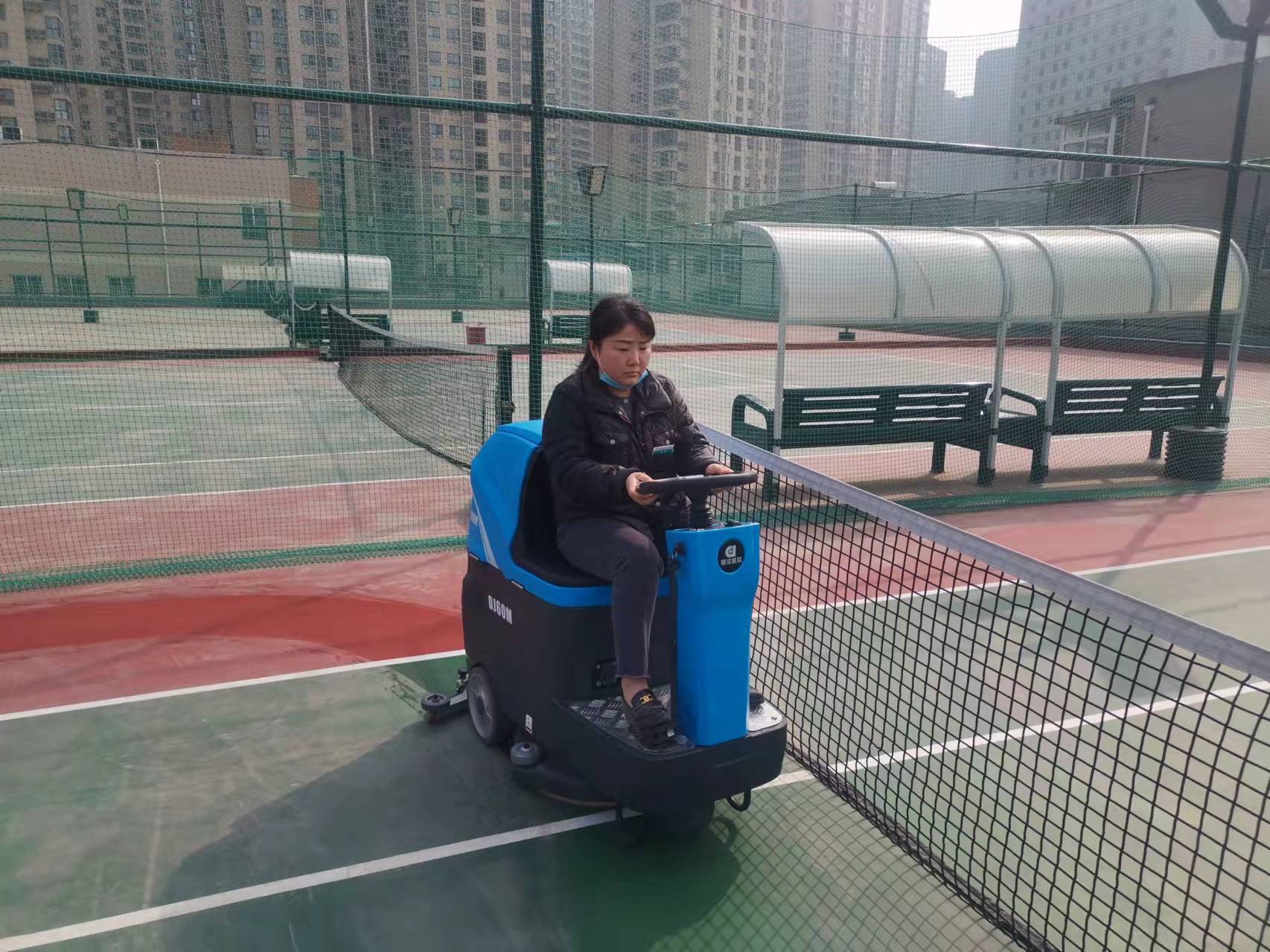 國鐵陜西西安文體工作站火車頭體育館 DJ60M.jpg